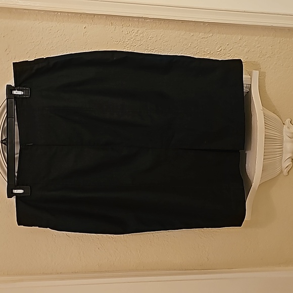 Denim thin, skirt with 2-front zipper pockets &4 brass front buckles & back slit - Picture 2 of 6